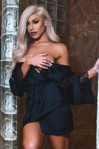 Gwen Singer - Gallery - JSC Dorian GrayJSC Dorian Gray